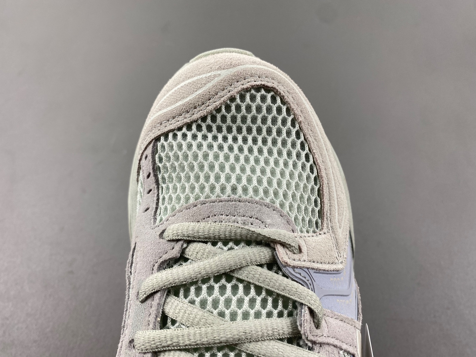 As*ic*s gel-kayano 14  1201a019-024