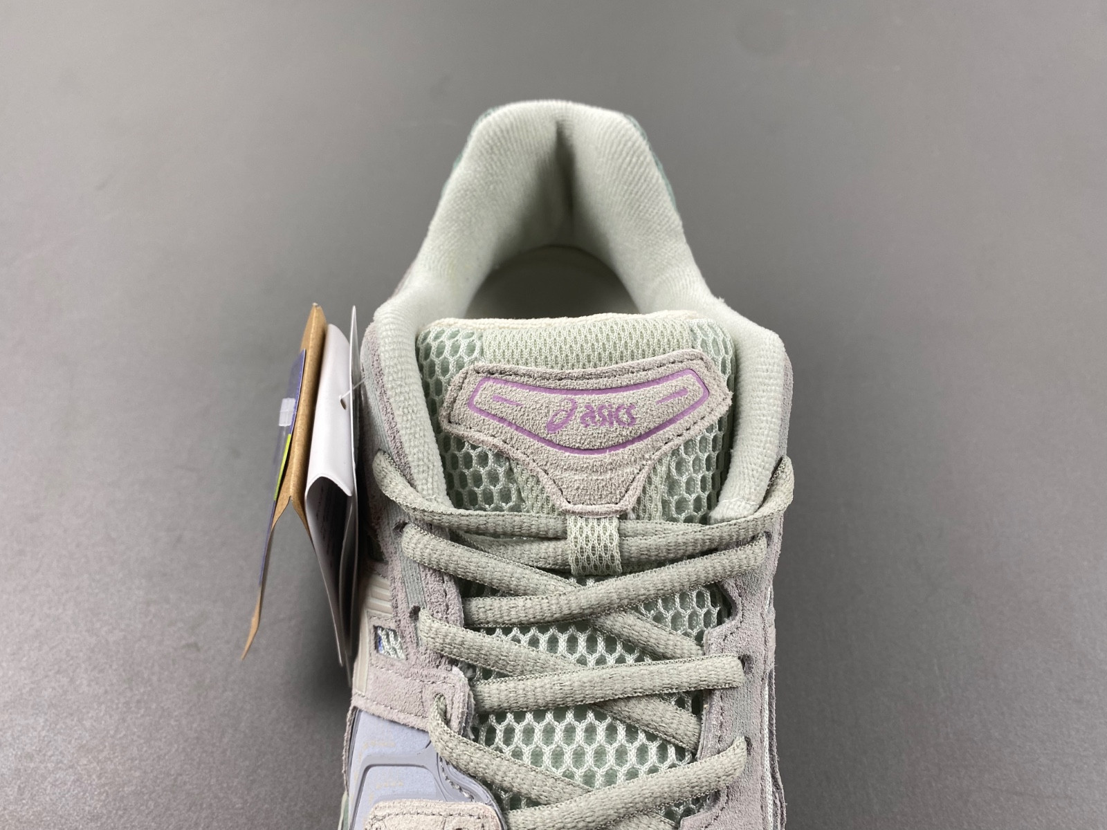 As*ic*s gel-kayano 14  1201a019-024