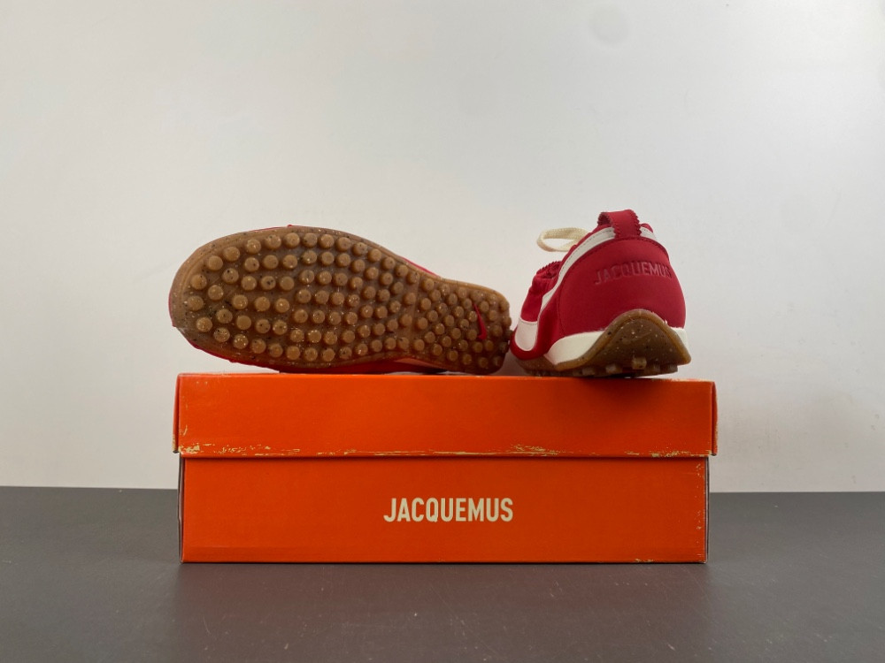 Jacquemus x Nike Moon HV8547-600