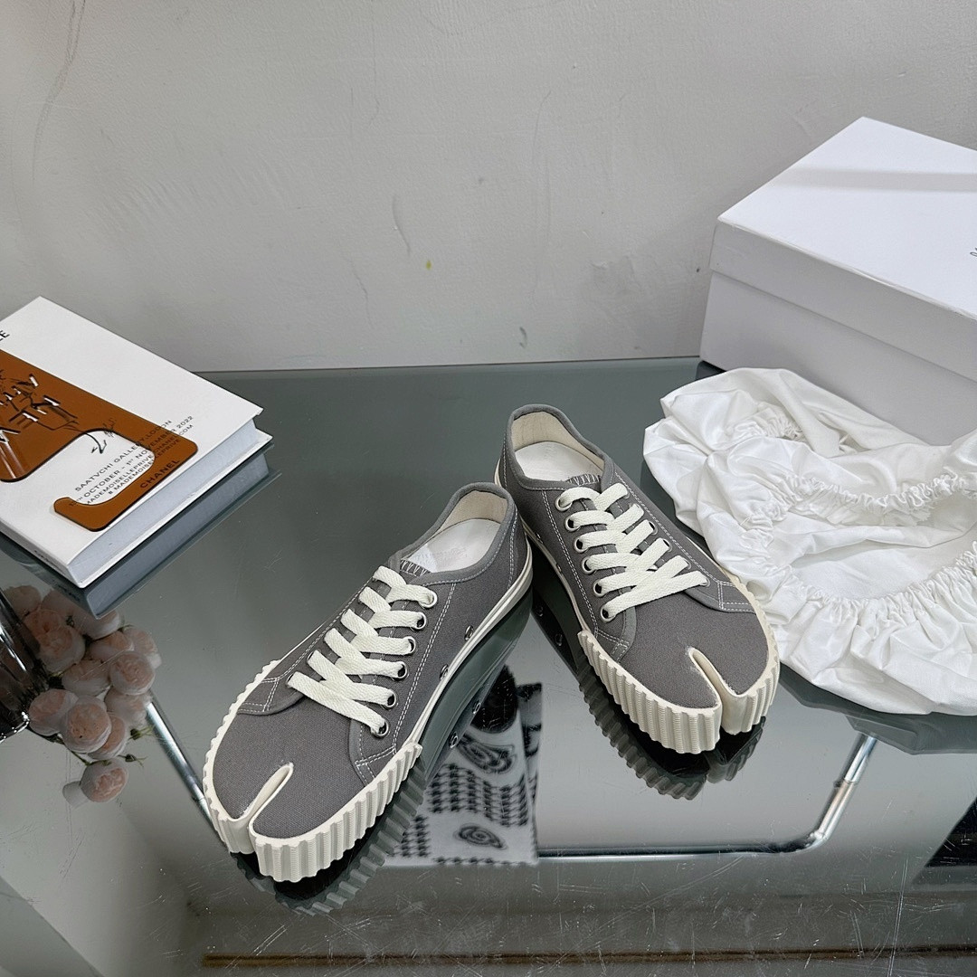 Ma1s0n Marg*e1a Sneakers