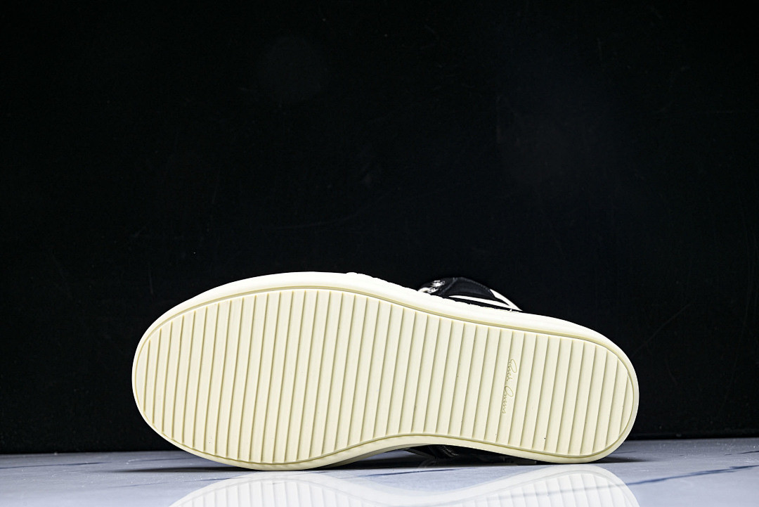 RO Sneakers