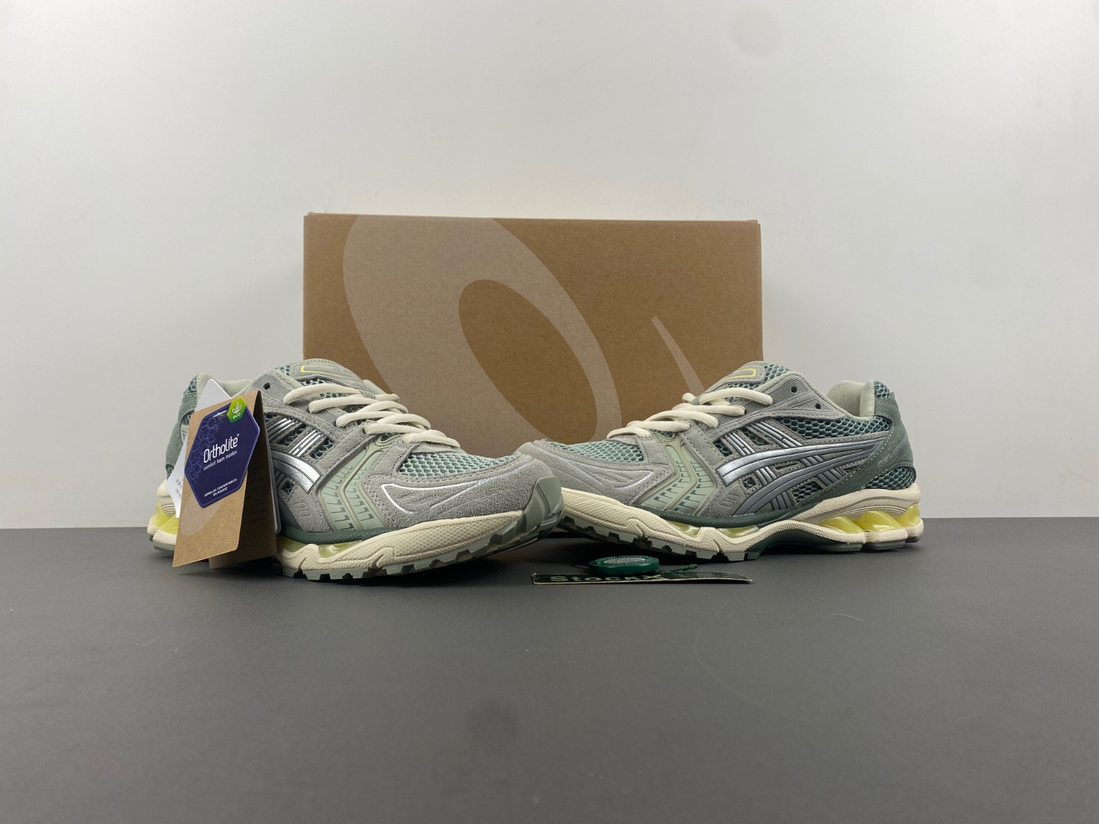 As*ic*s gel-kayano 14  1201a019-026