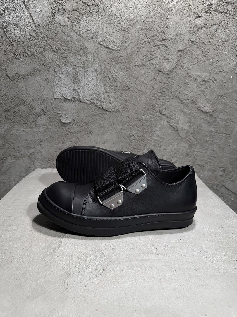 RO Sneakers