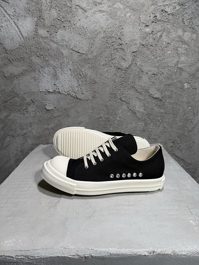 RO Sneakers
