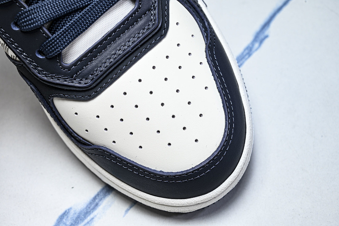 DR B27 Sneaker