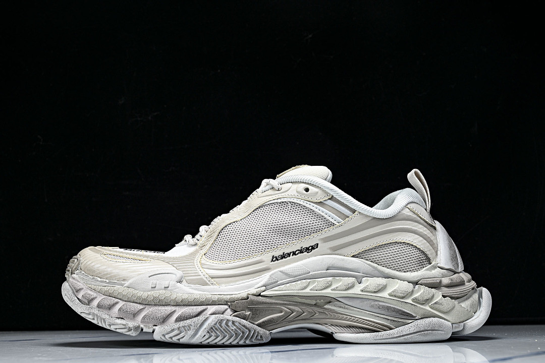 Ba1en*iaga Triple S 2 WTRS2-9191