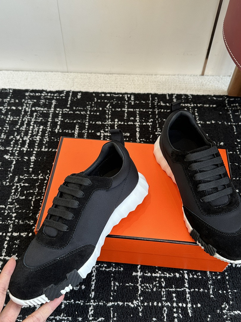 H**me5 SNEAKER
