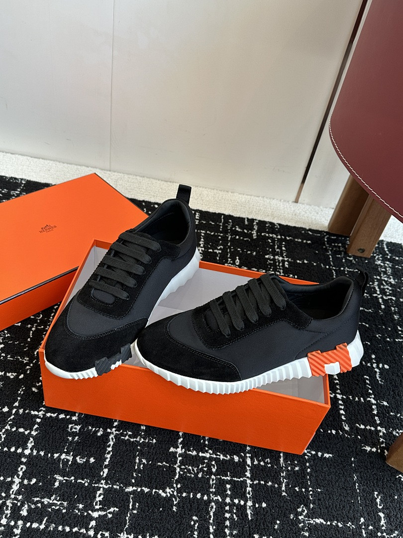 H**me5 SNEAKER