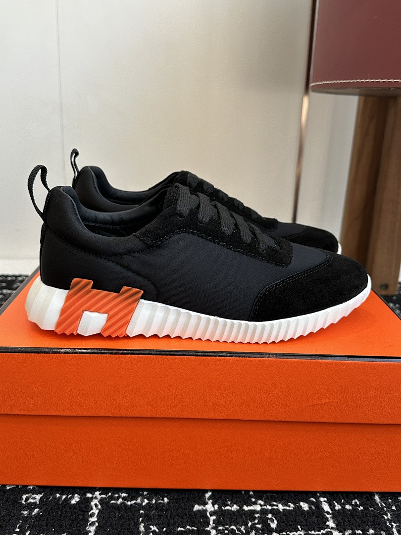 H**me5 SNEAKER