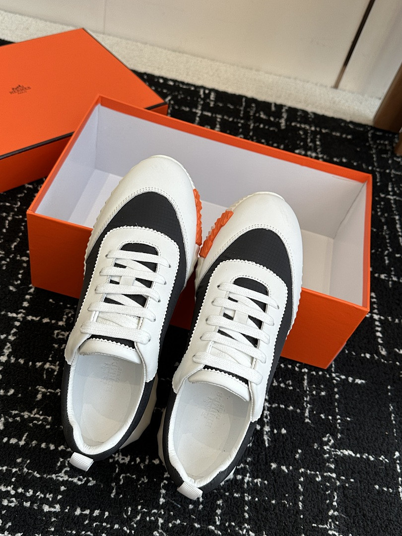 H**me5 SNEAKER