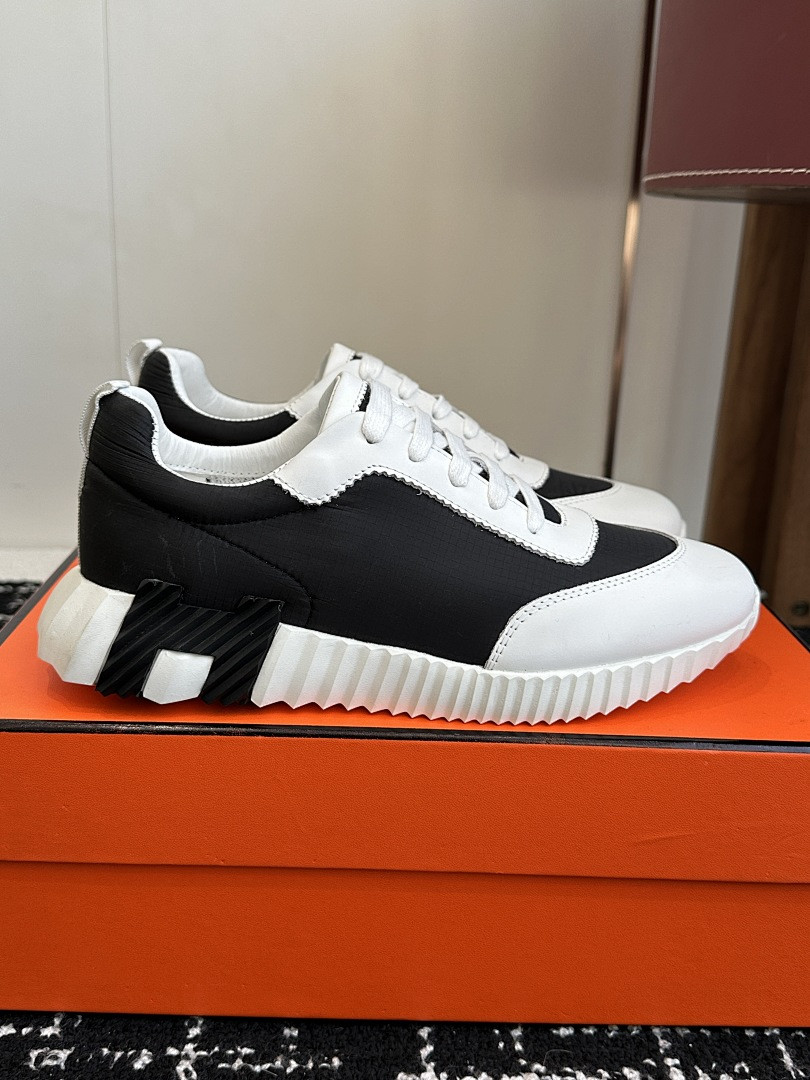 H**me5 SNEAKER