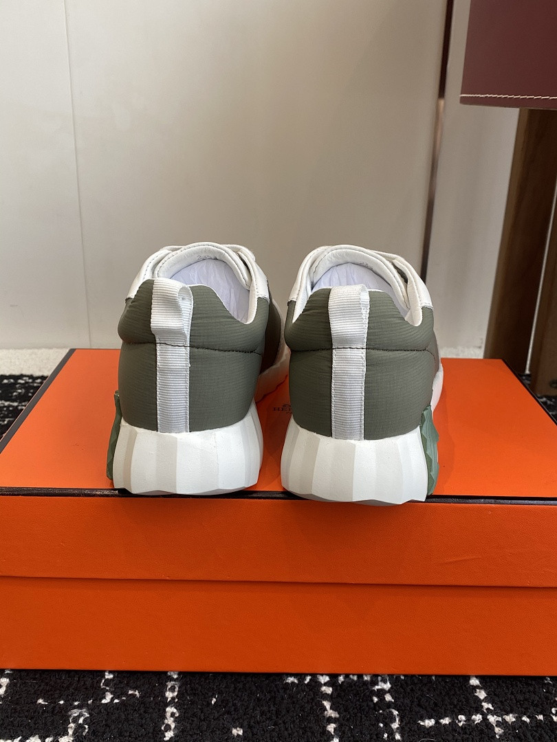 H**me5 SNEAKER