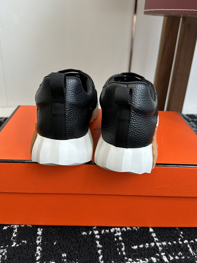 H**me5 SNEAKER