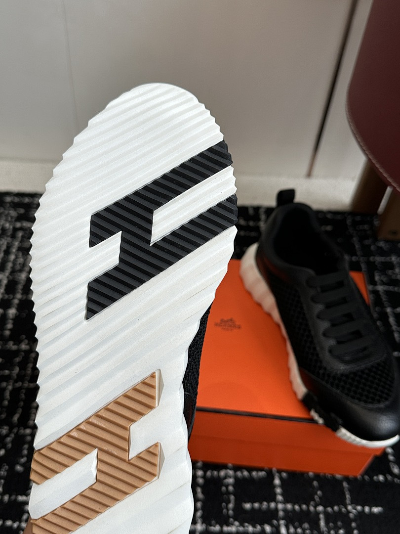 H**me5 SNEAKER