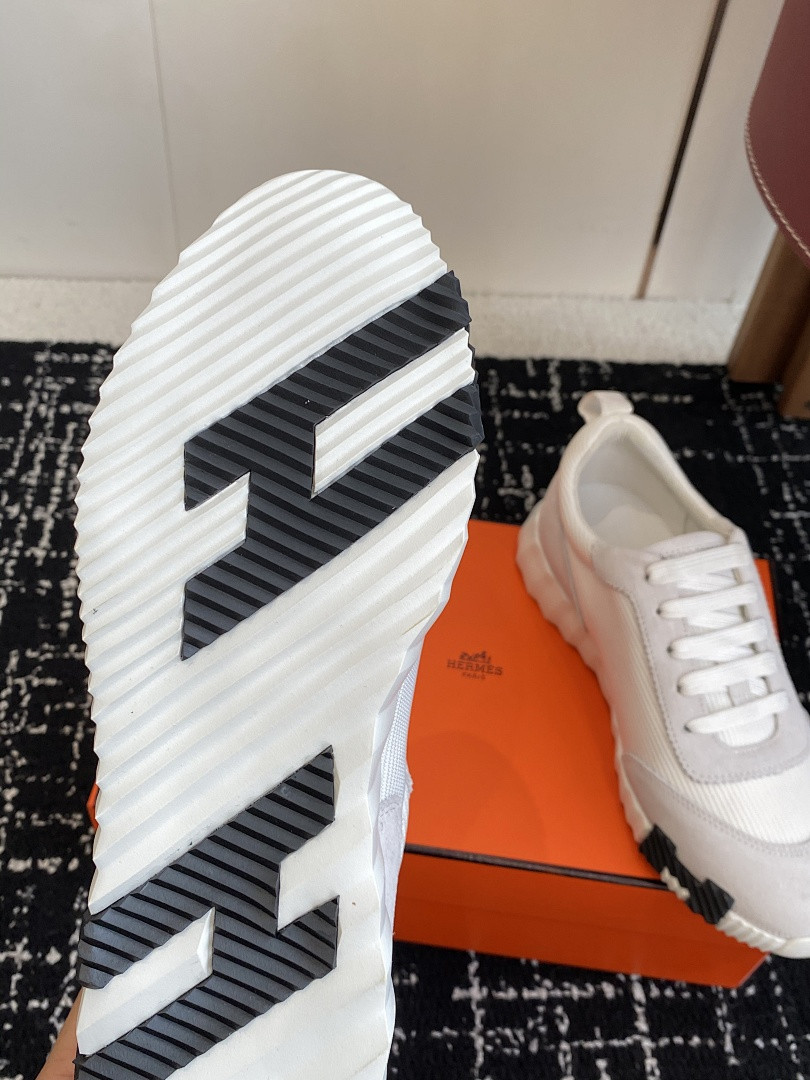 H**me5 SNEAKER