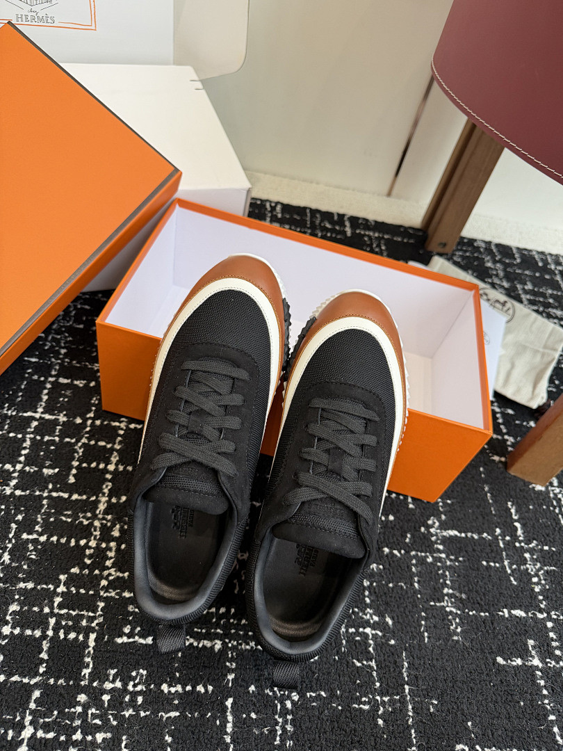 H**me5 SNEAKER