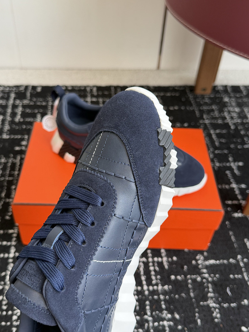 H**me5 SNEAKER