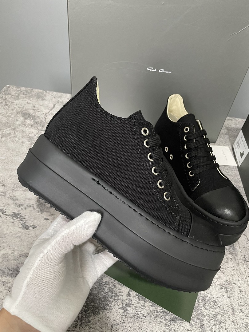 RO Sneakers