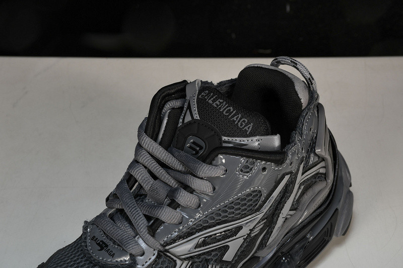 Balenciaga Runner W3RBR1515