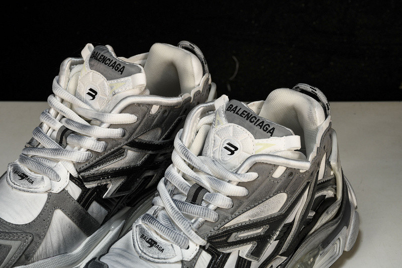 Balenciaga Runner W3RB5-9012