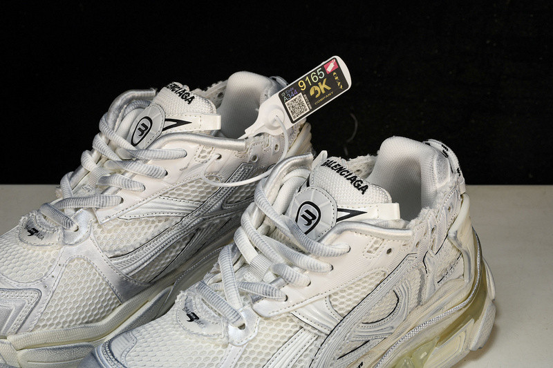 Balenciaga Runner W3RBW-0102