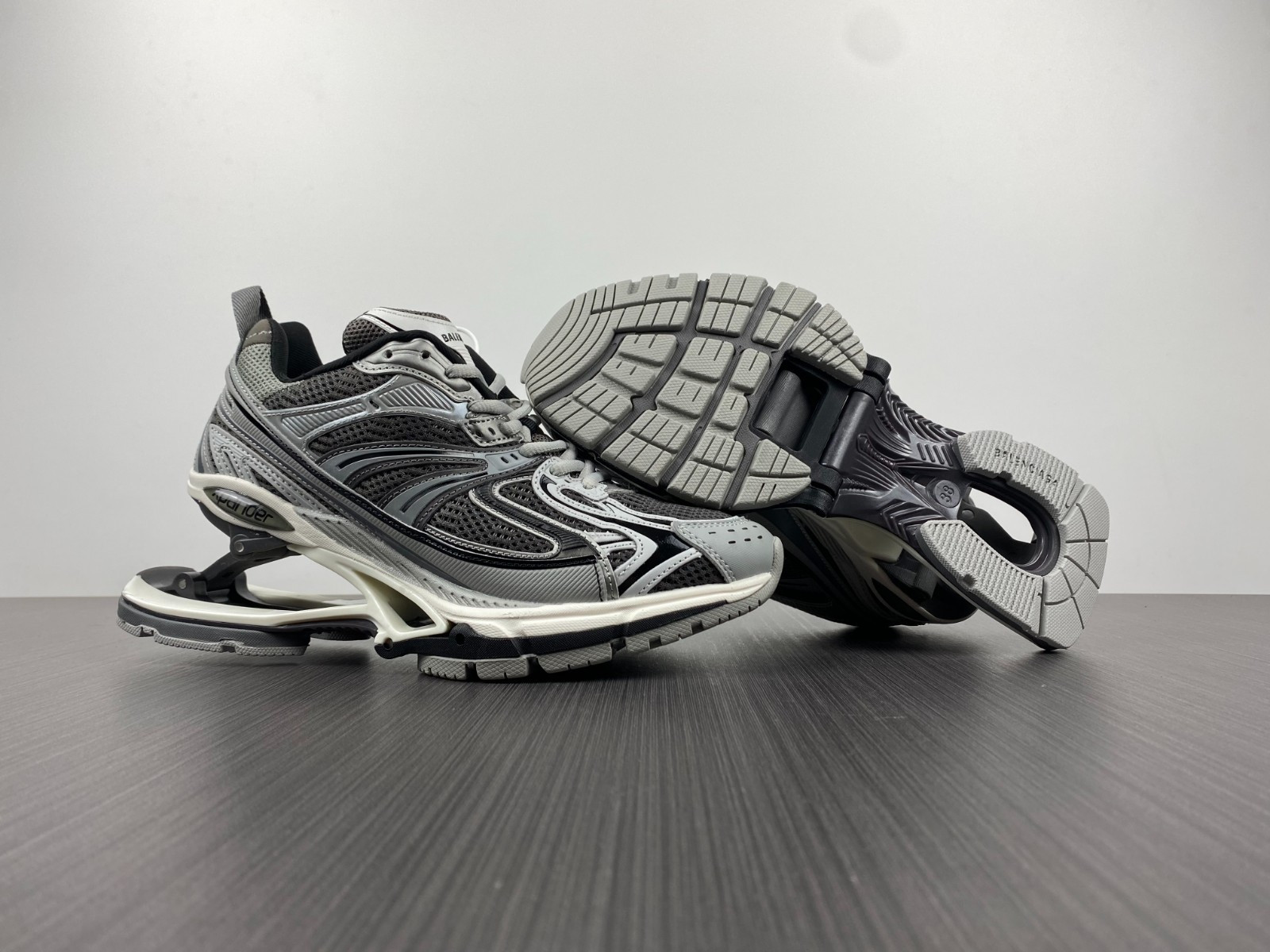 Ba*len*cia*ga xpander  653870 w2ra3 1212