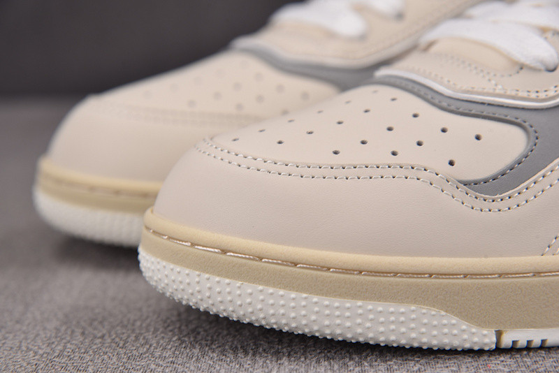 DR B27 Sneaker
