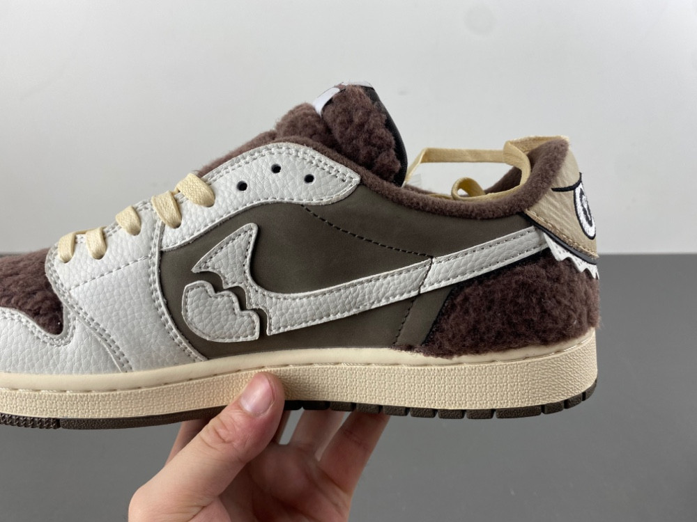 Travis Scott x Jordan Air Jordan 1 Low DM7866-717
