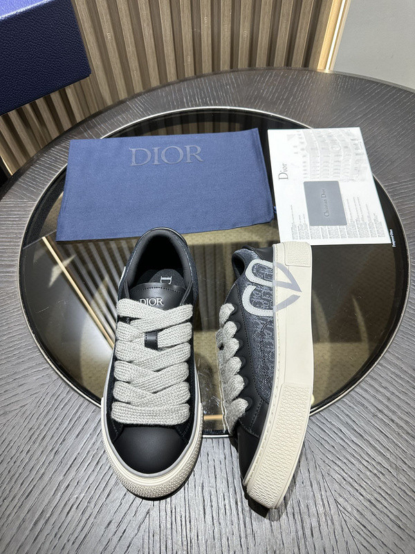 DR B33 Sneaker