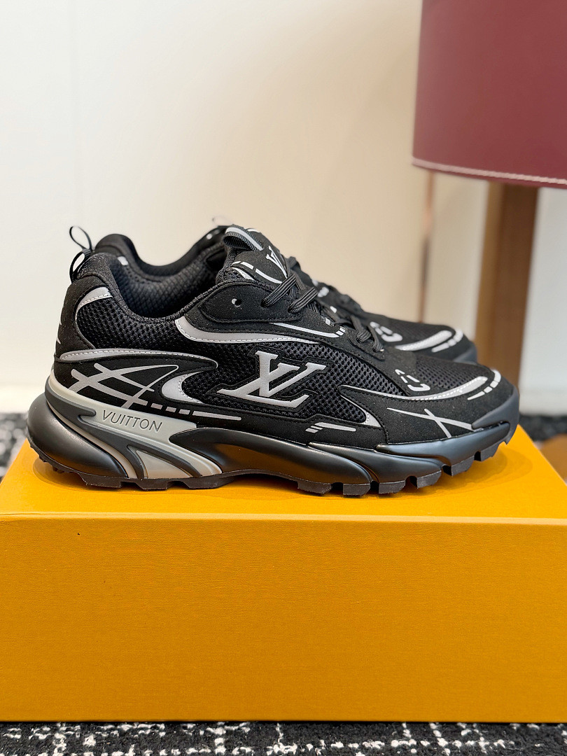 L*V Tatic Runner Sneaker
