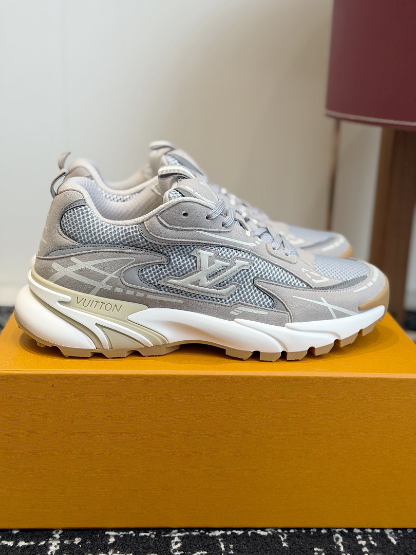 L*V Tatic Runner Sneaker