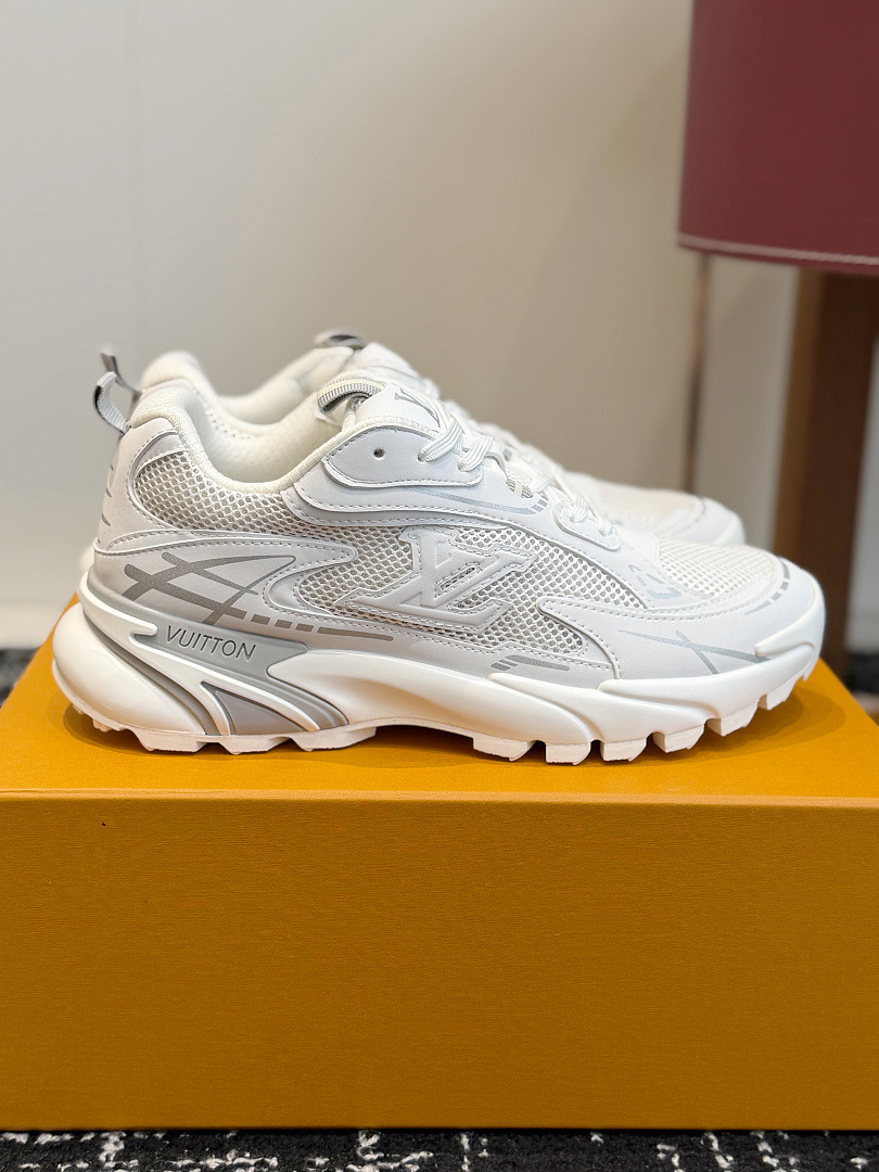 L*V Tatic Runner Sneaker