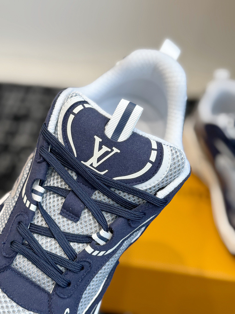 L*V Tatic Runner Sneaker