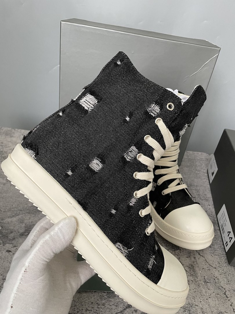 RO Sneakers