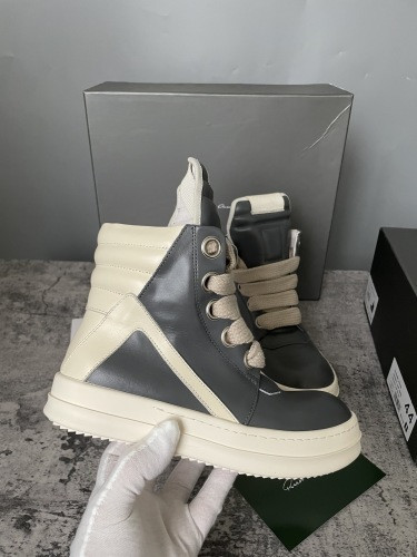 RO Sneakers