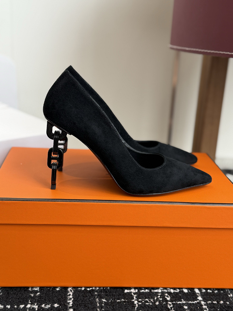 H**me5 HIGH HEELS