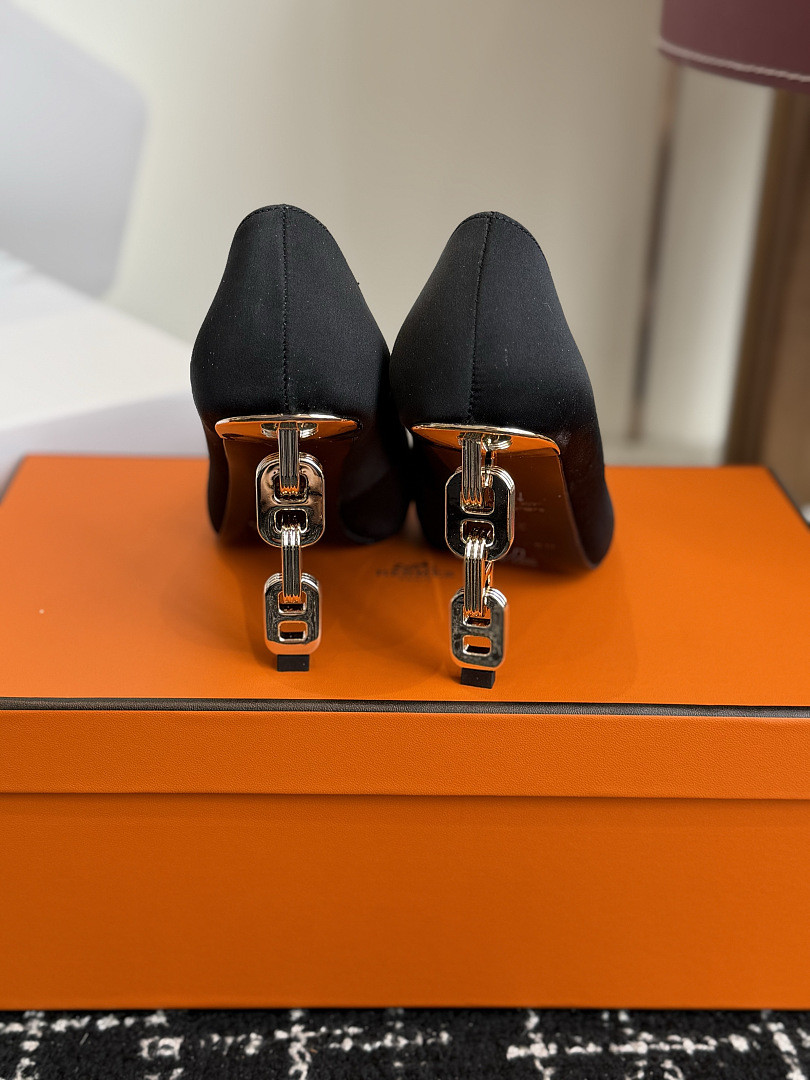 H**me5 HIGH HEELS