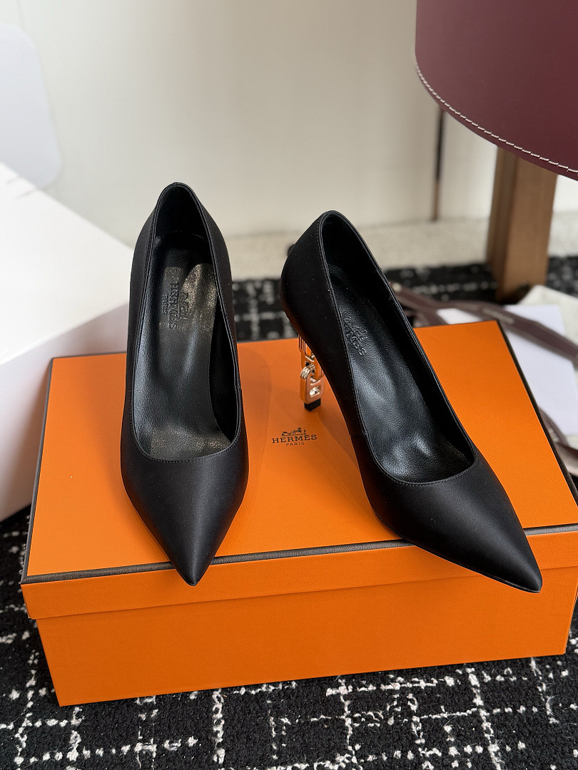 H**me5 HIGH HEELS