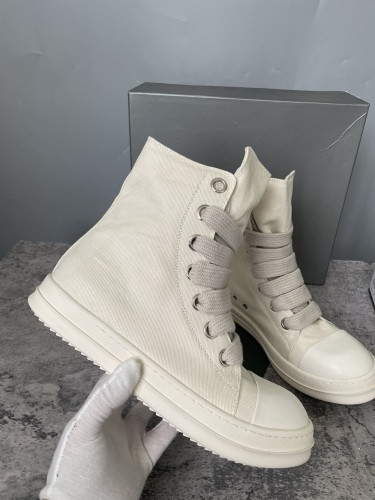 RO Sneakers