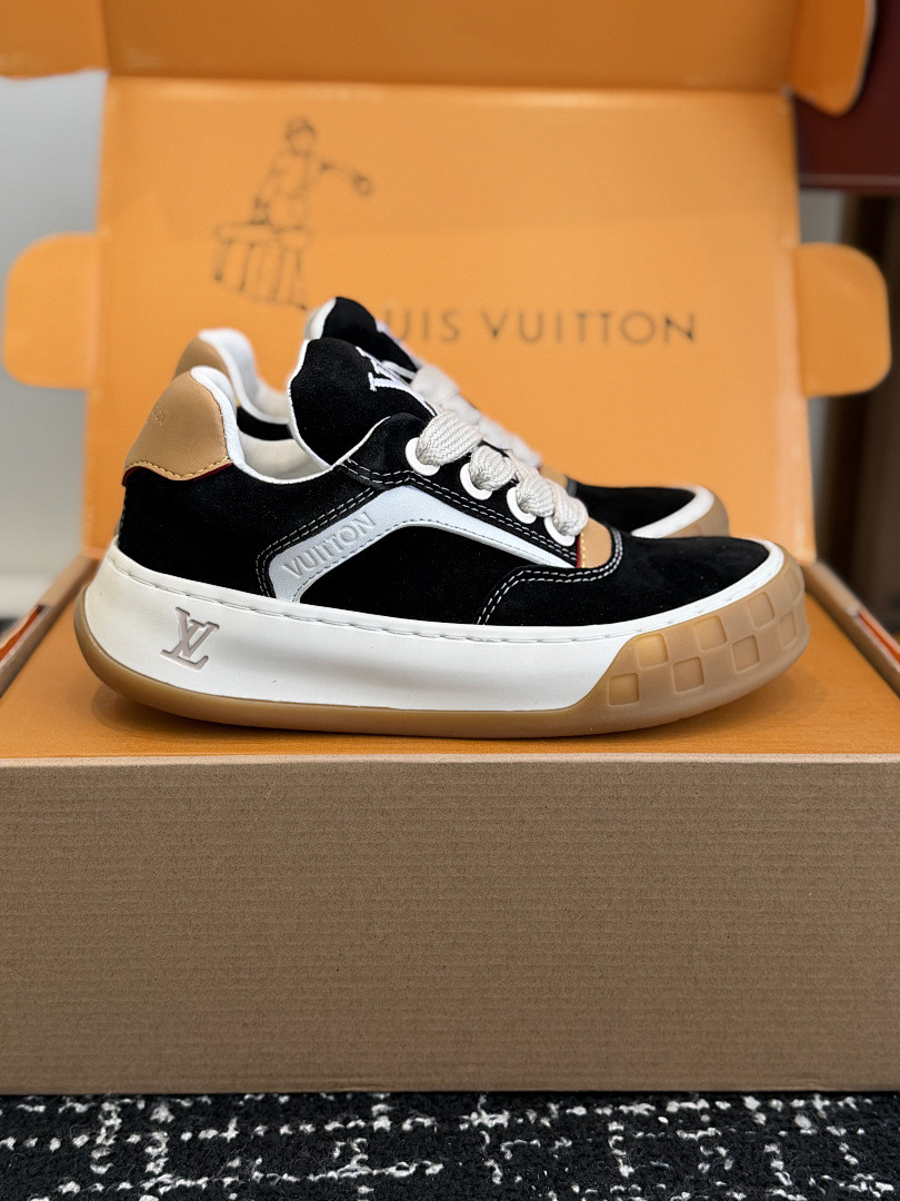 L*V TILTED Sneaker