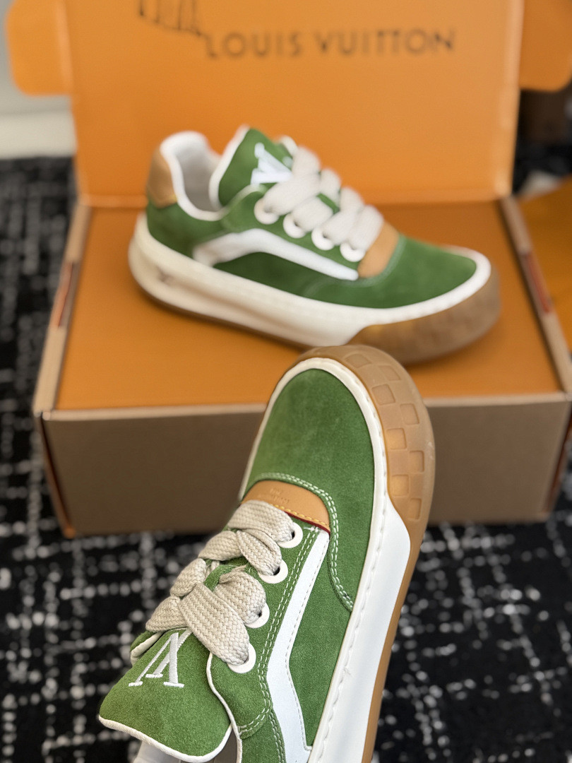 L*V TILTED Sneaker