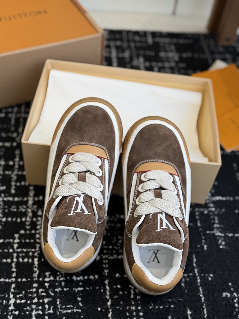 L*V TILTED Sneaker