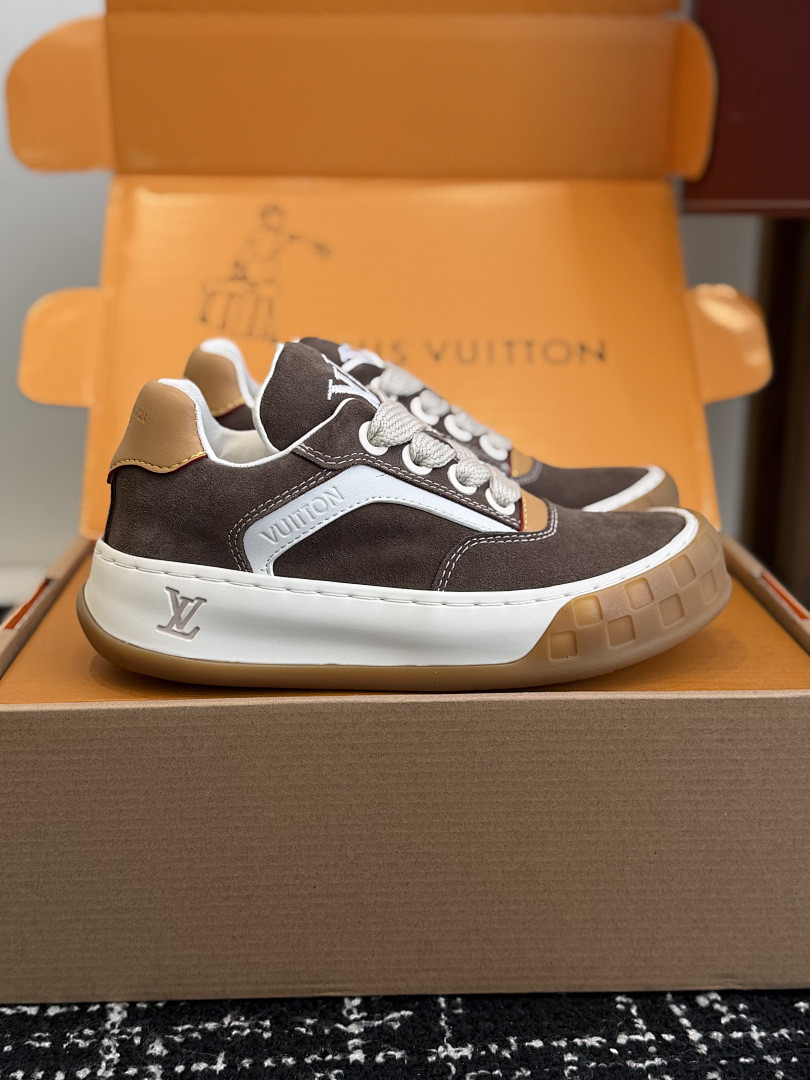 L*V TILTED Sneaker
