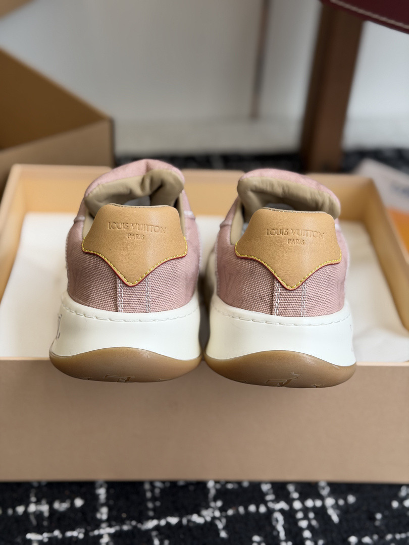 L*V TILTED Sneaker