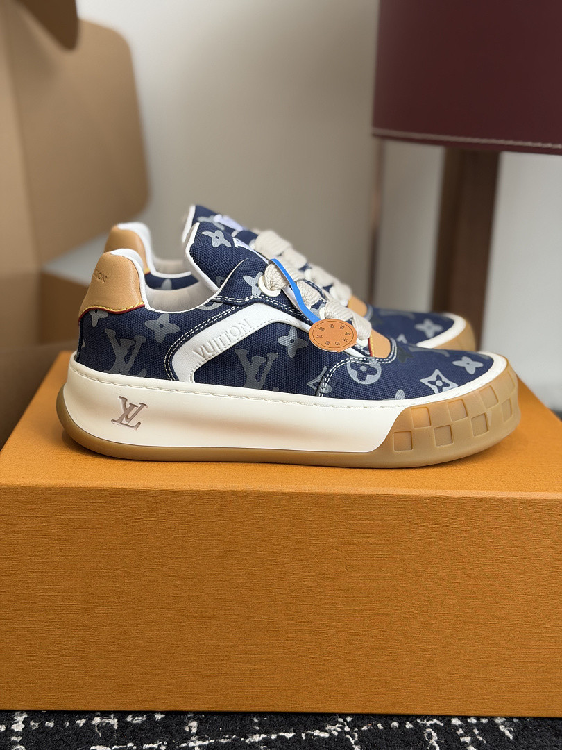 L*V TILTED Sneaker