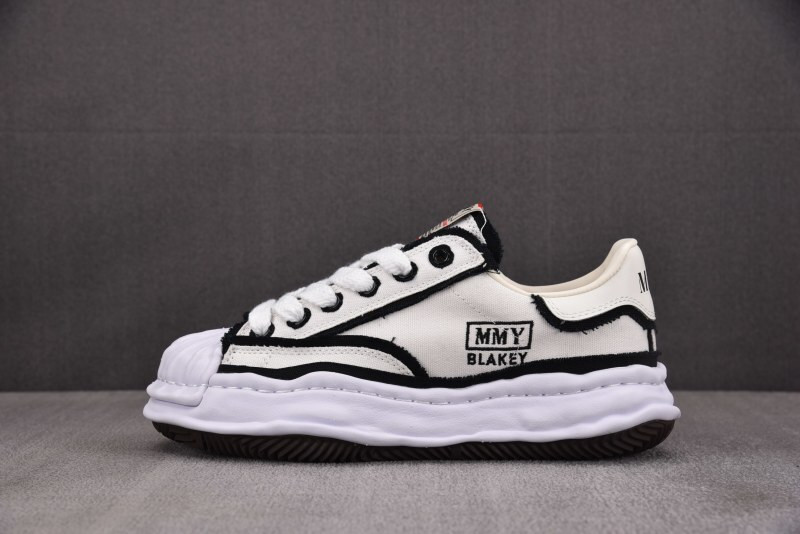 Ma1s0n Mihara Sneakers