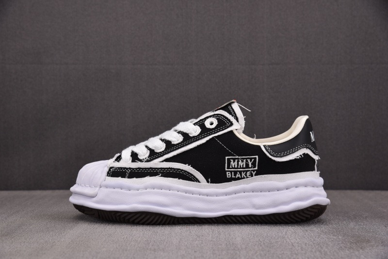 Ma1s0n Mihara Sneakers