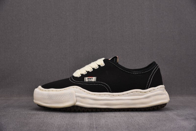 Ma1s0n Mihara Sneakers