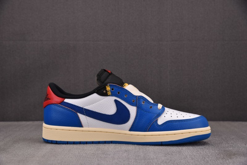 Un x Air Jordan 1 Retro Low OG Summit White HQ6998-106