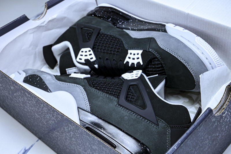 Air Jordan 4 "Fear" FQ8138-002